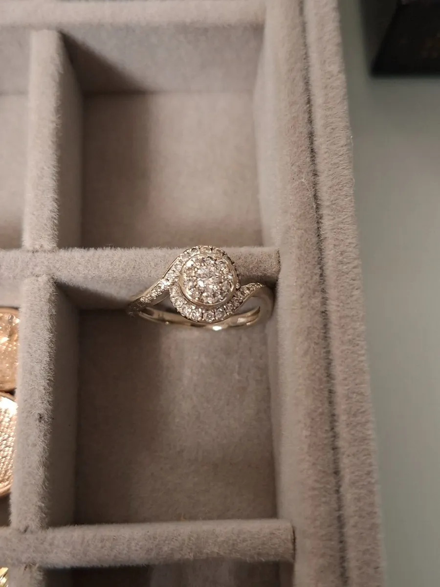 0.50 white gold engagement ring - Image 1