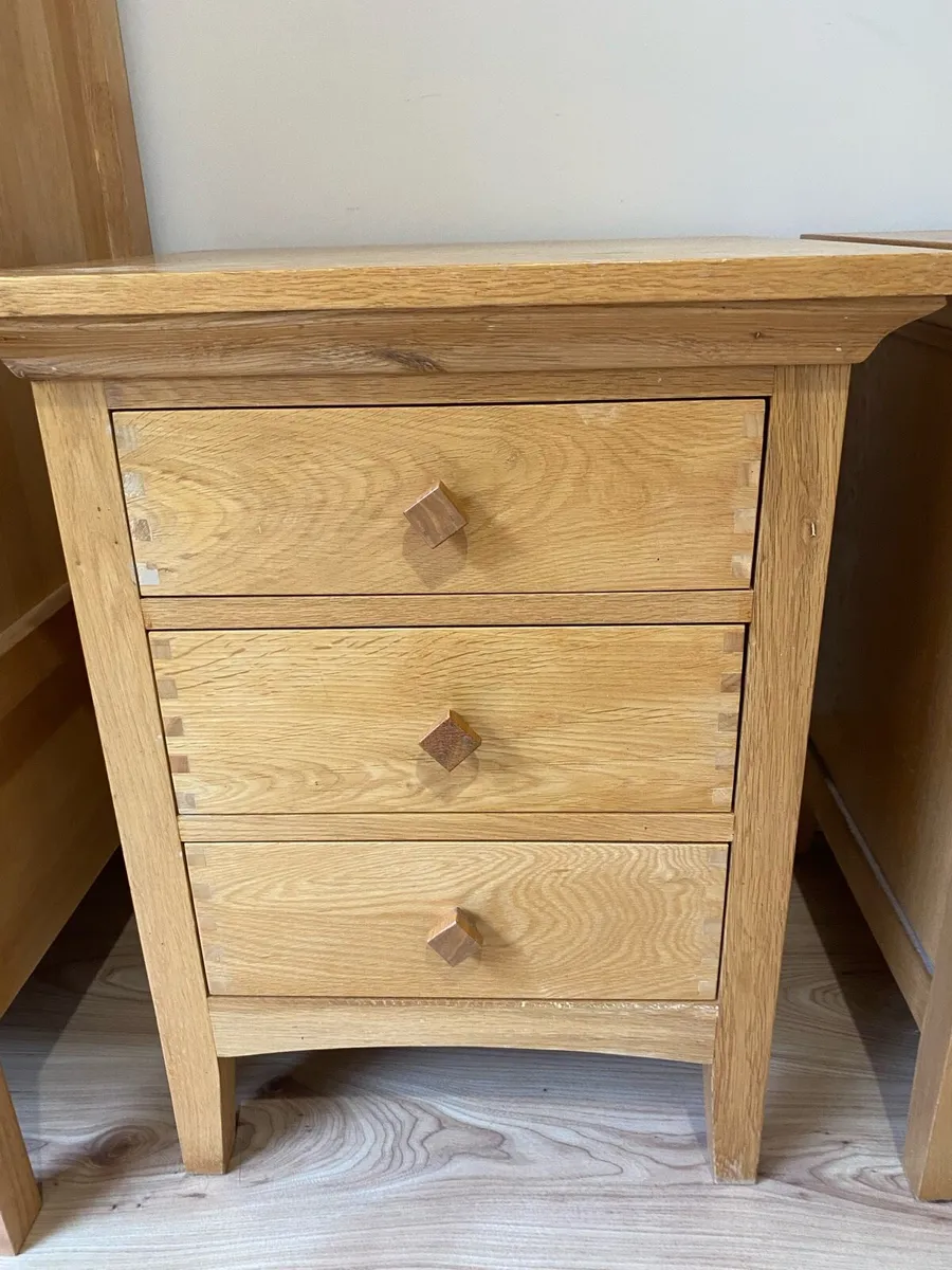 Wardrobe and 3 bedside lockers - Image 3