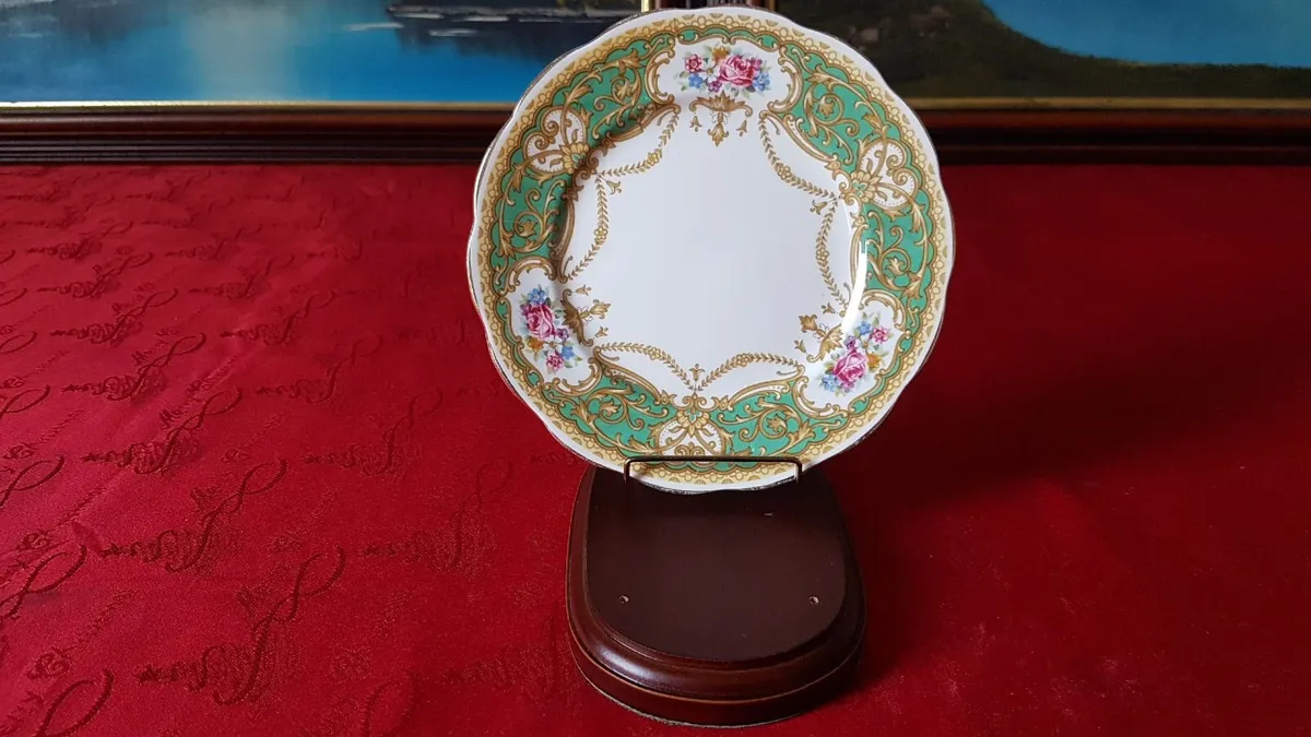 Queen Anne England RegencyGreen CabinetTeaSet Trio - Image 3