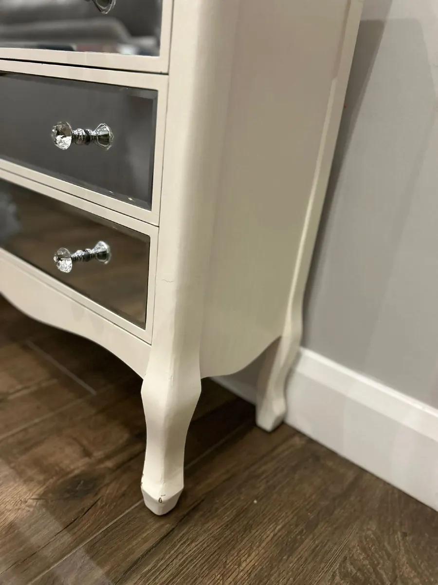 White bedside lockers (x2) with 3 drawers - Image 2