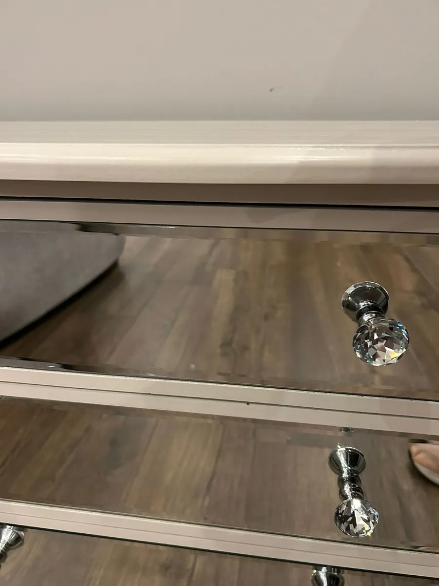 White bedside lockers (x2) with 3 drawers - Image 3