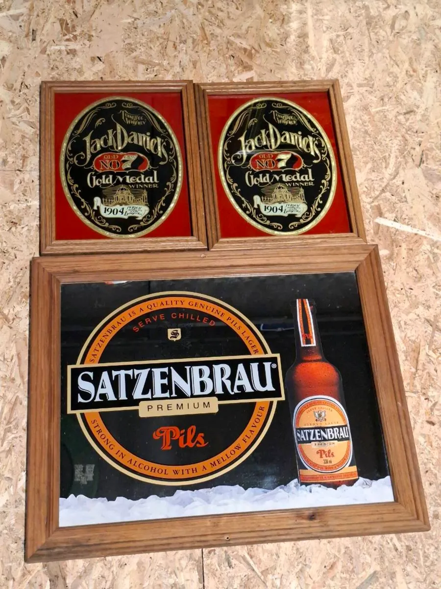 Pub Mirror's. - Image 1