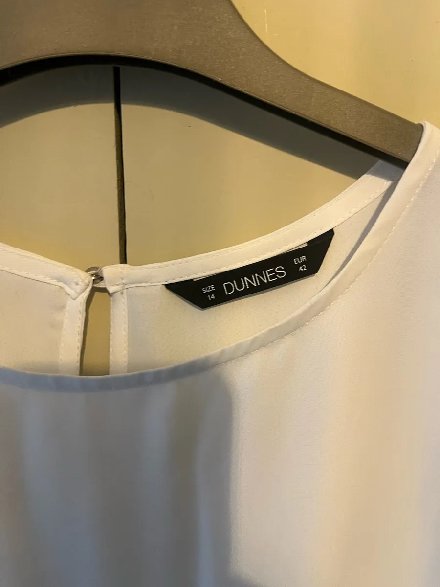 Dunnes gorgeous top - Image 3