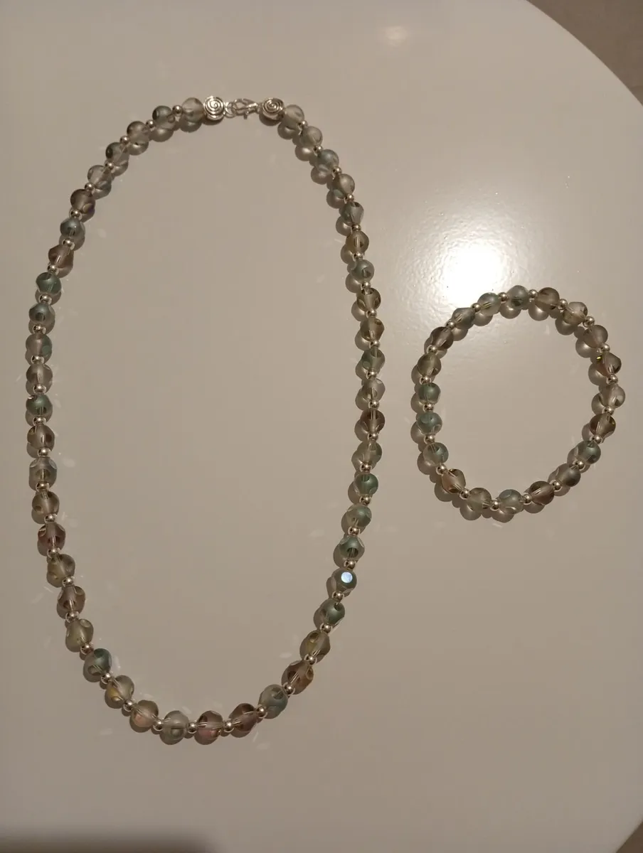 Necklace and matching bracelet set - Image 1