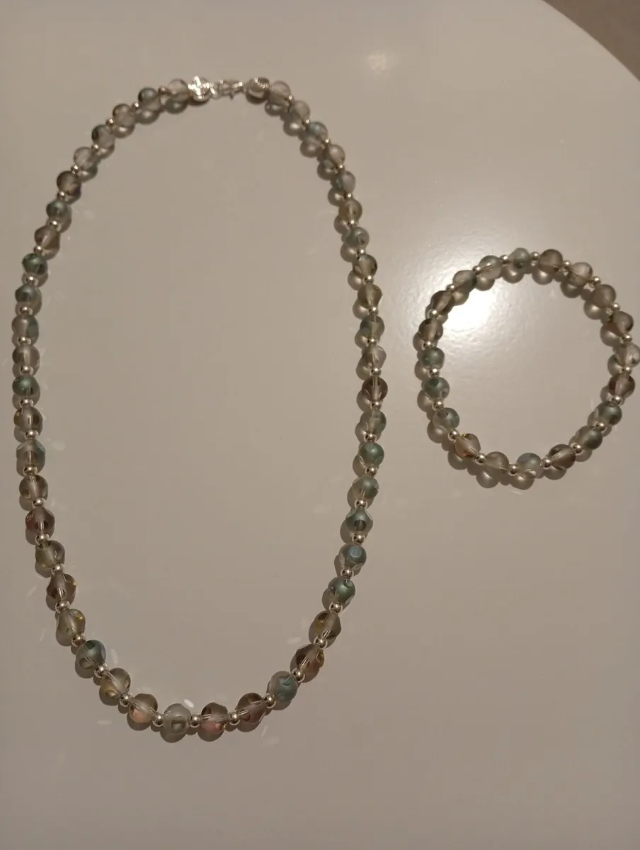 Necklace and matching bracelet set - Image 4