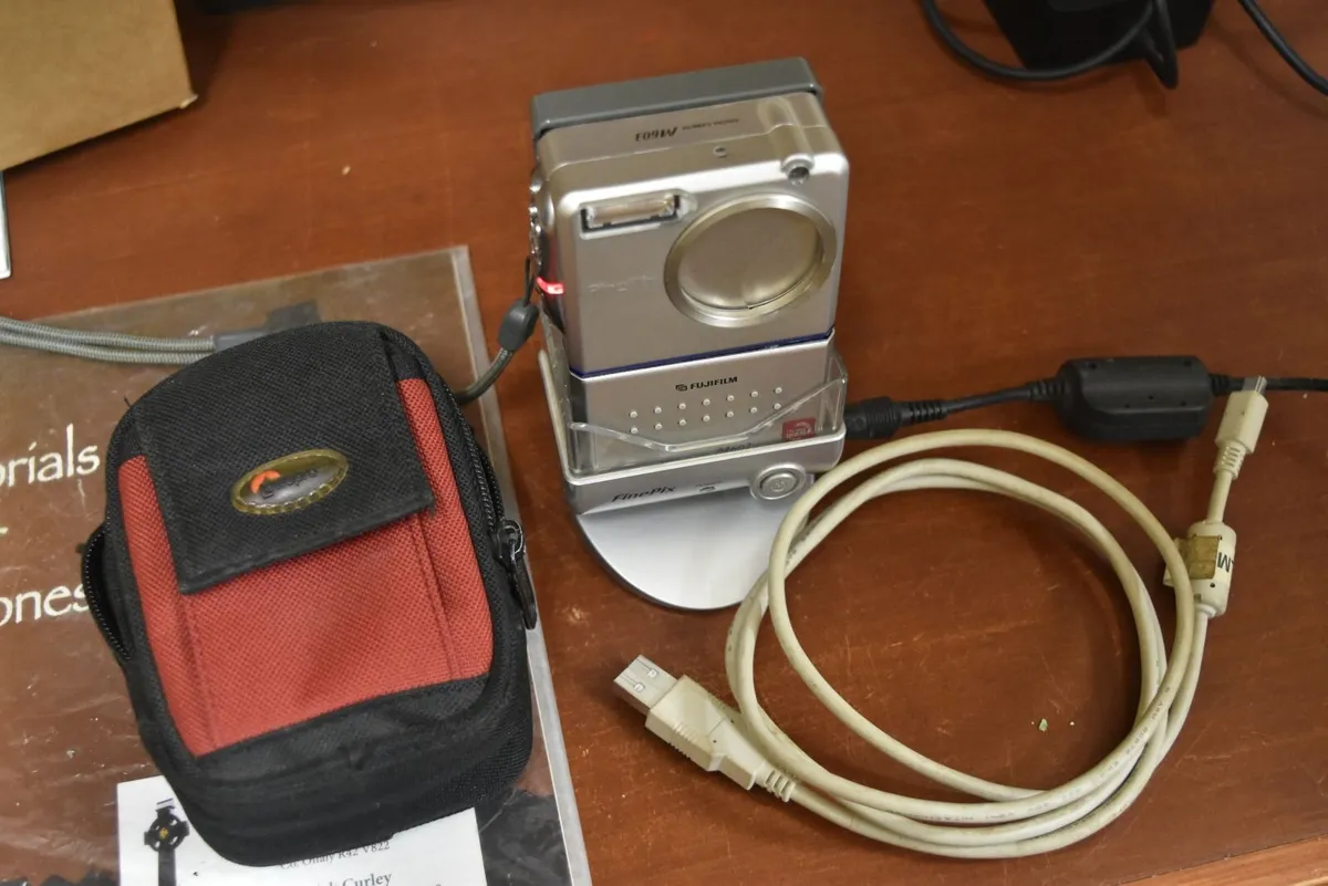 Digital Camera - Image 2