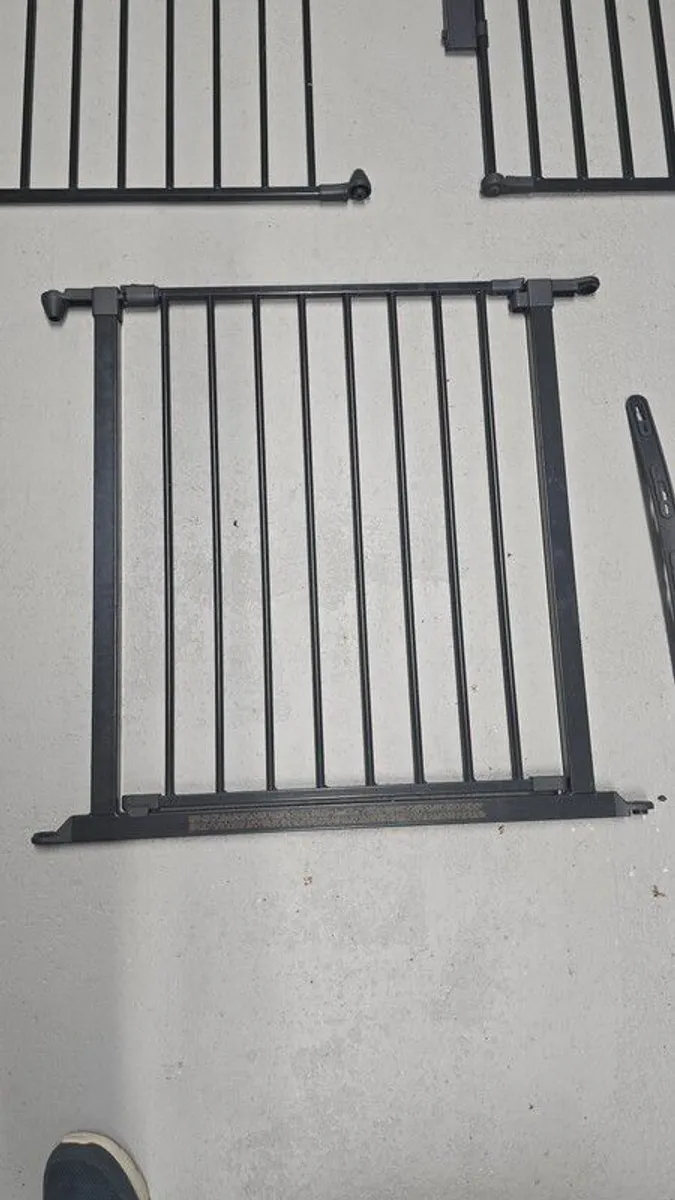 Baby Dan 2 No. Sets Fireguard / Room divider - Image 3