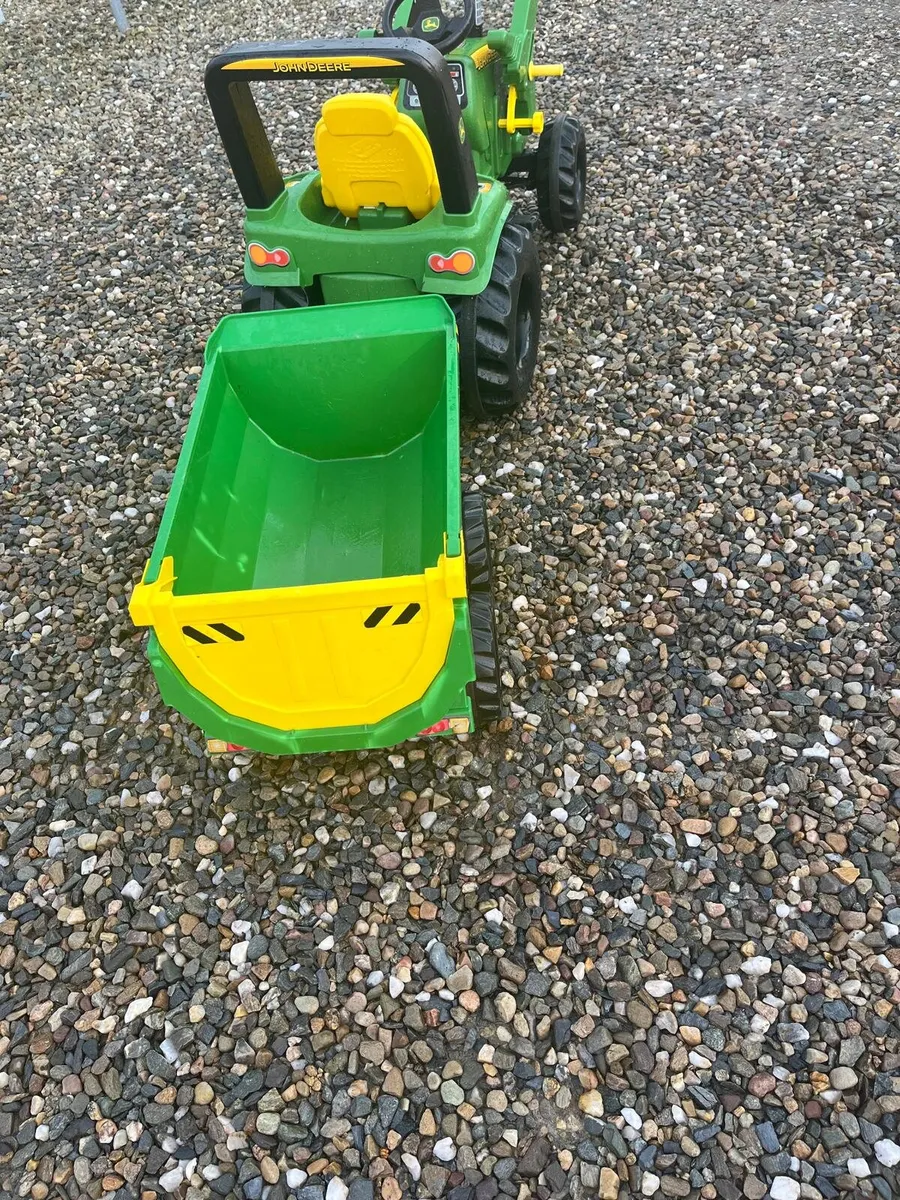 John Deere ride on tractor - Image 3
