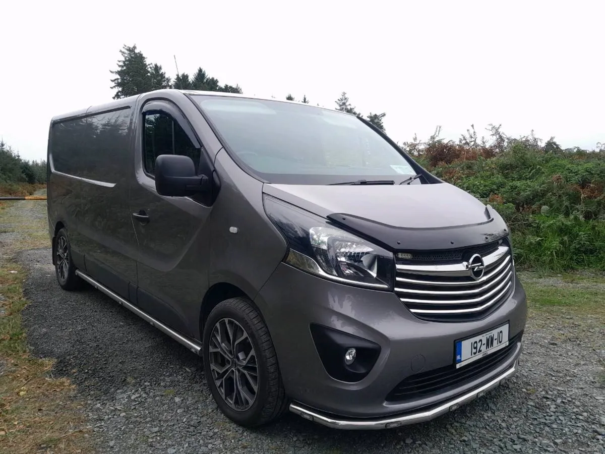 Opel Vivaro - Image 1