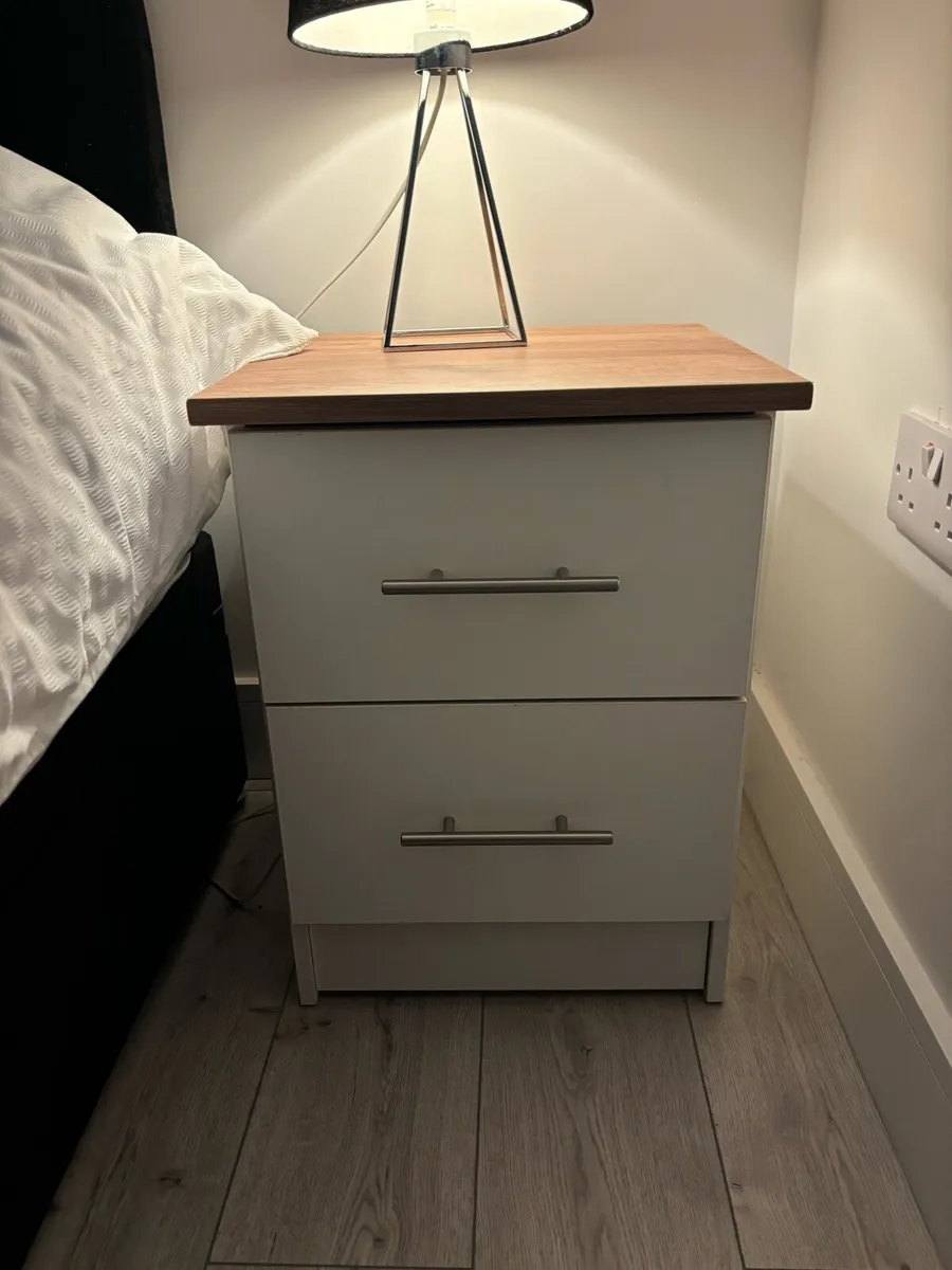 Complete sets of bed room furniture - Image 3