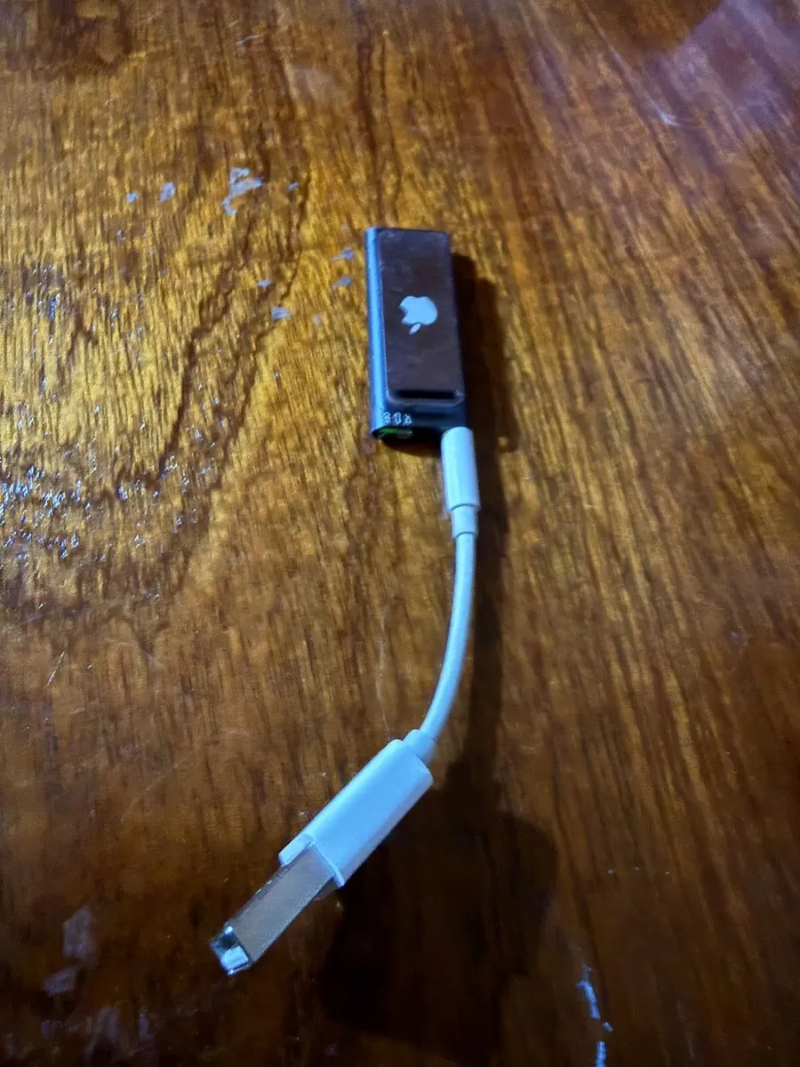 Apple iPod Shuffle 3rd Gen Black - Image 2