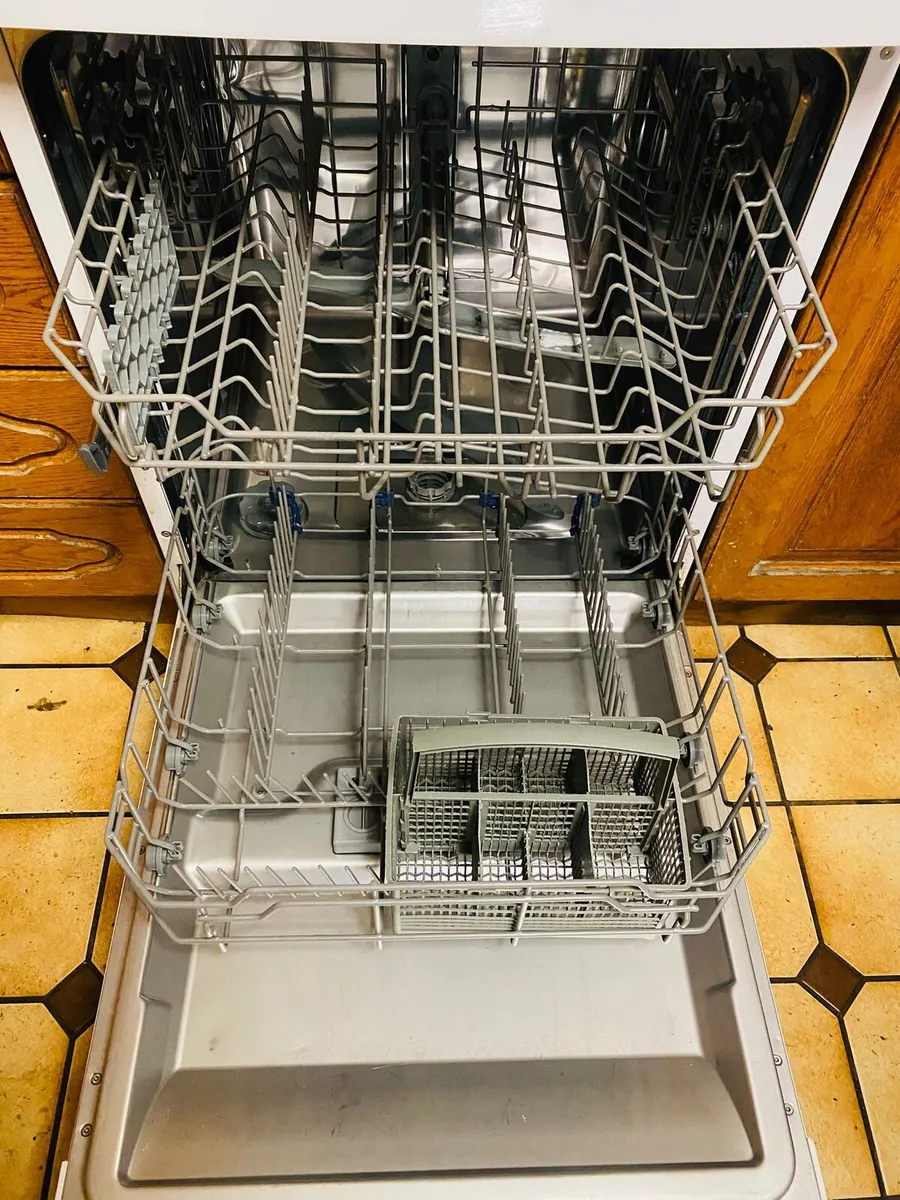 Dishwasher - Image 3