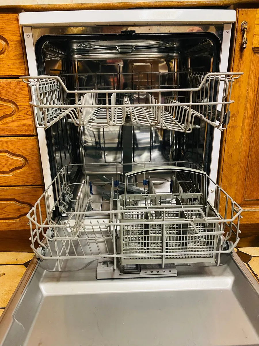 Dishwasher - Image 1