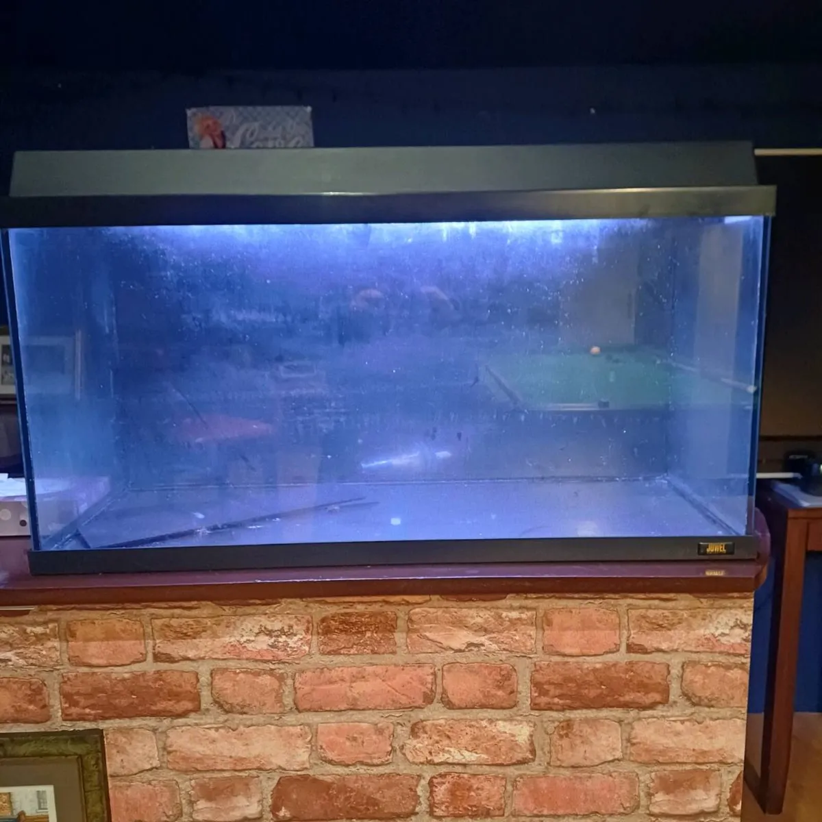 Fish tank - Image 1