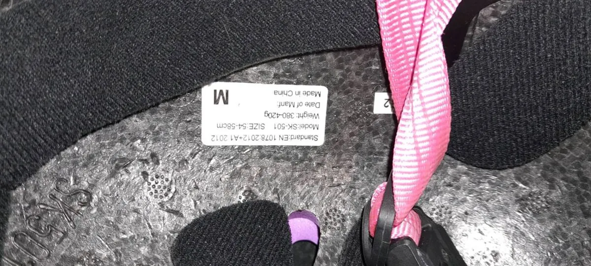 3 children's cycling helmets - Image 2