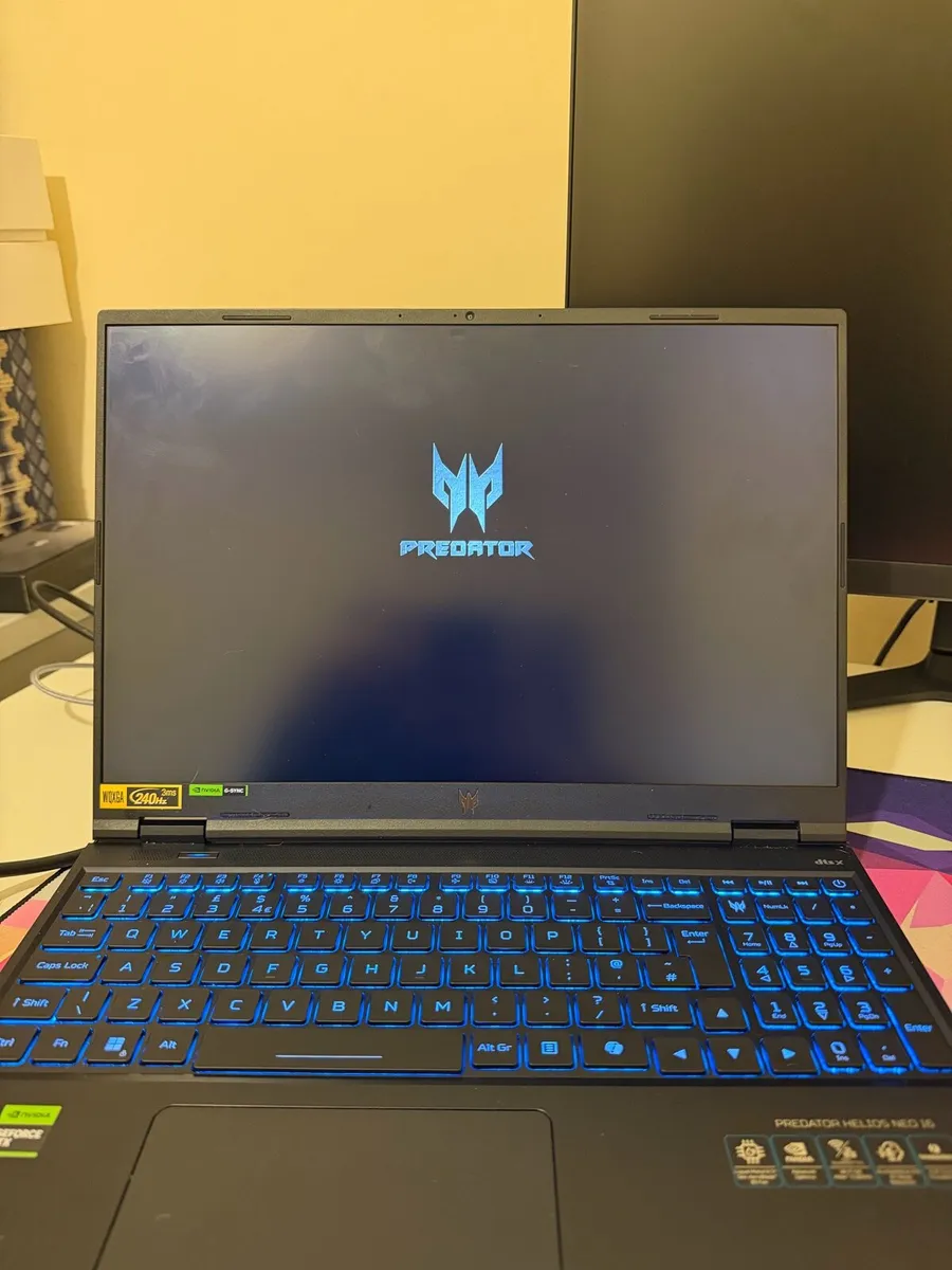 High end 4070 gaming laptop - 240hz i7 - Image 1