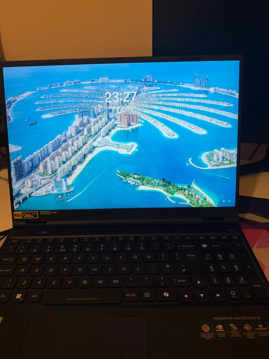 High end 4070 gaming laptop - 240hz i7 - Image 2