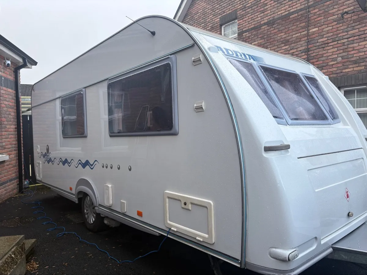 Caravan and air awning - Image 2