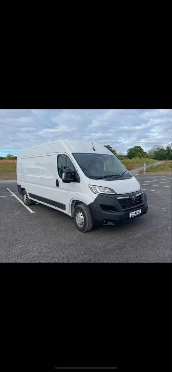 Commercial van - Image 1