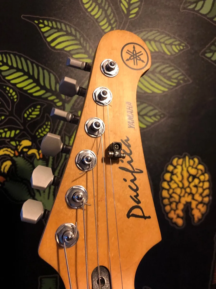 1997 Yamaha Pacifica 812w - Image 3