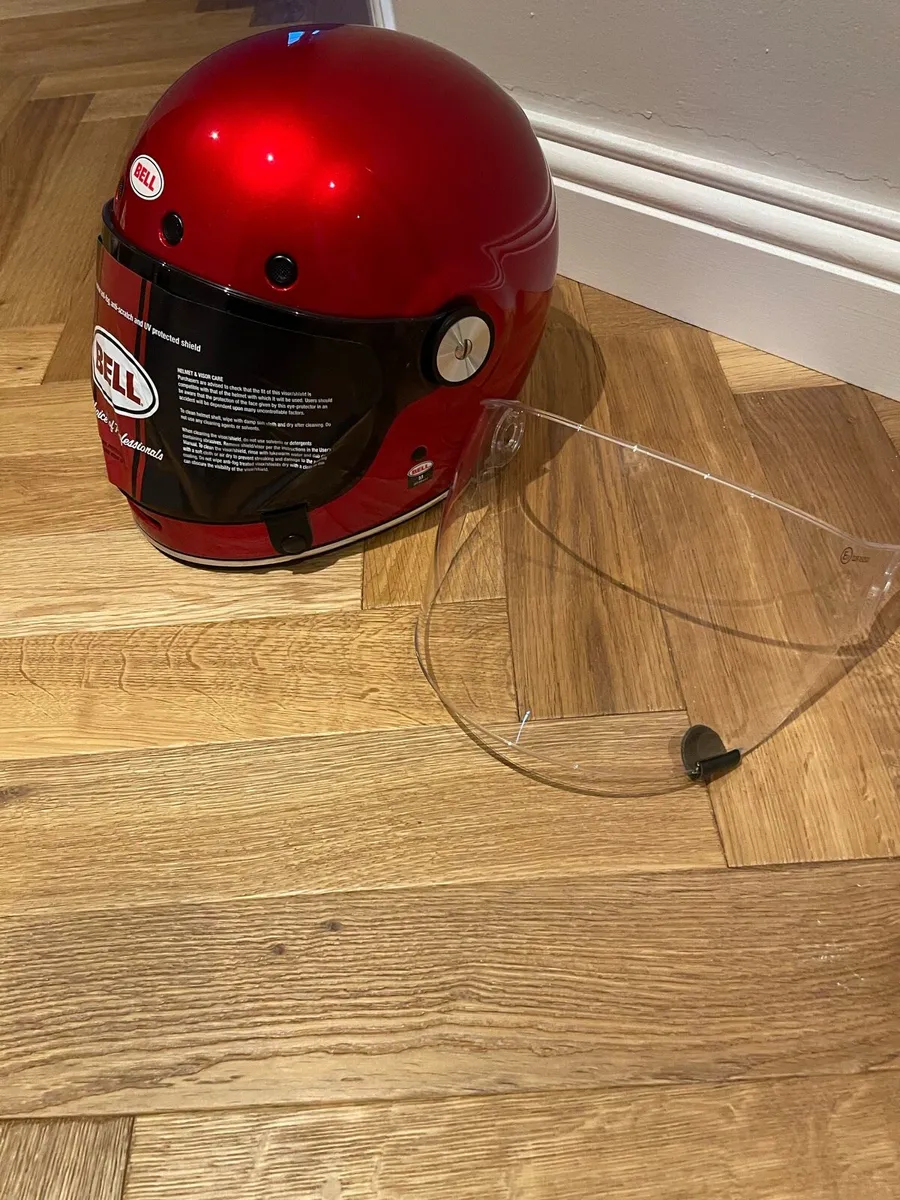 Motorbike helmet - Image 2