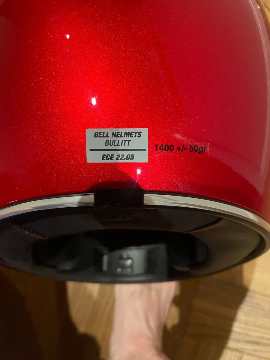 Motorbike helmet - Image 3