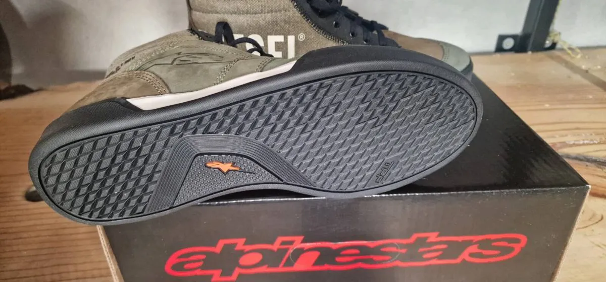 Alpinestars motorbike shoes size UK 9.5. New - Image 2