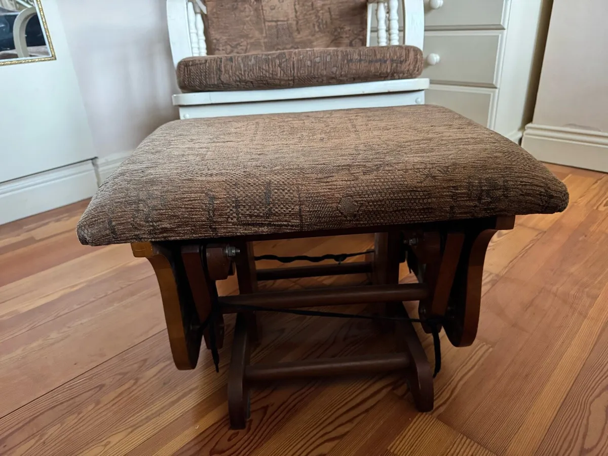 Vintage wooden rocking chair - Image 3