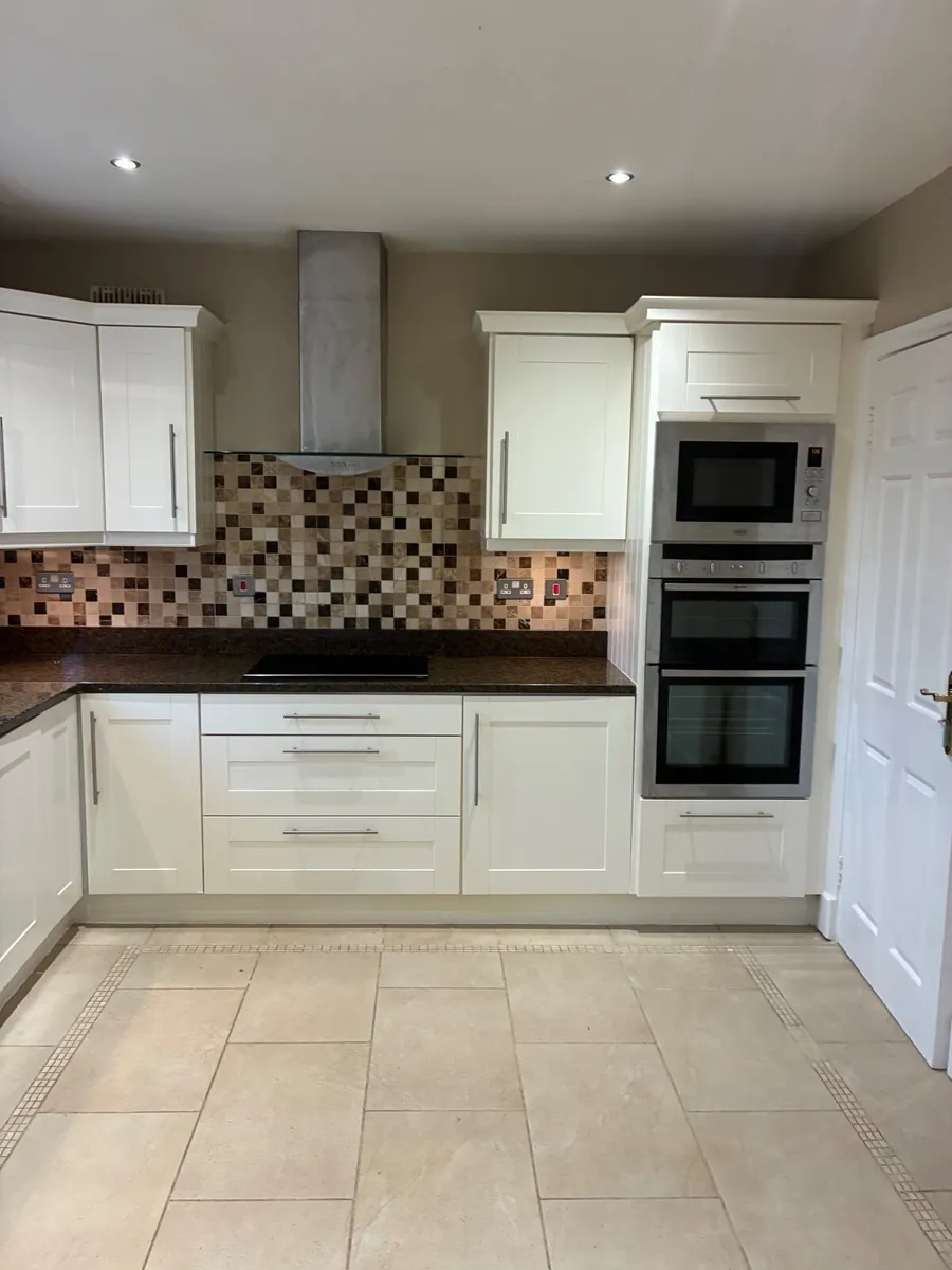 Kitchen including appliances - Image 4