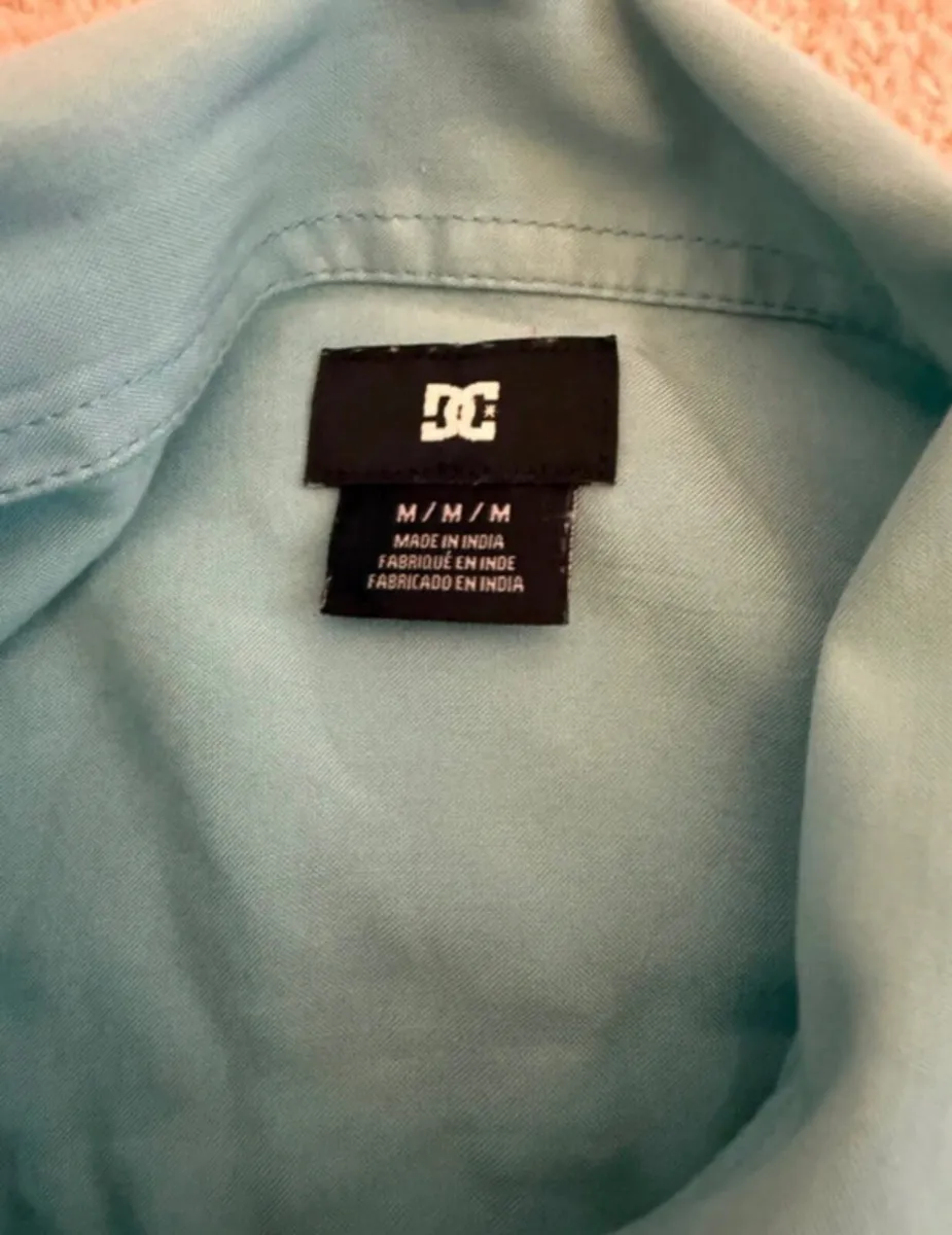 DC Shoes medium men’s shirt - Image 3