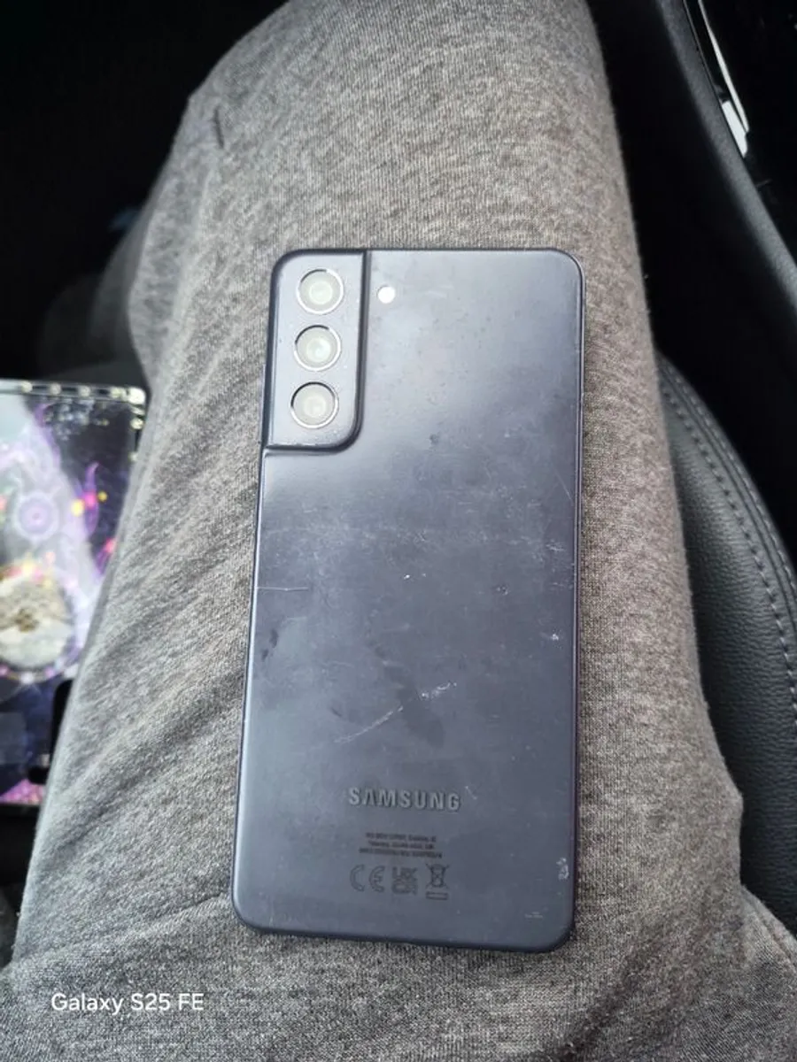 Samsung  s21 fe - Image 2