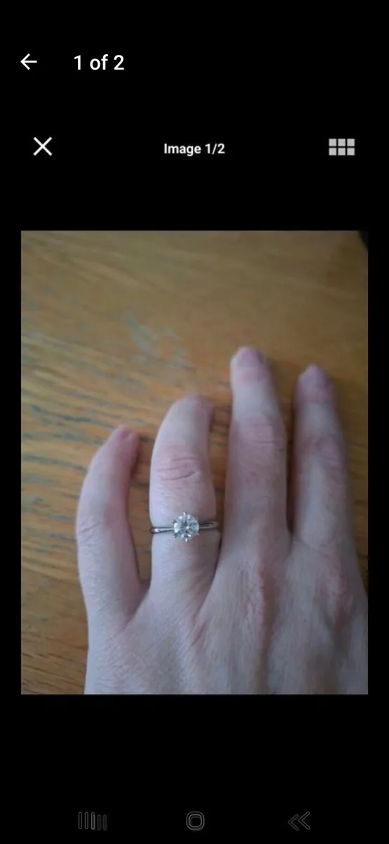 Platinum engagement ring - Image 1