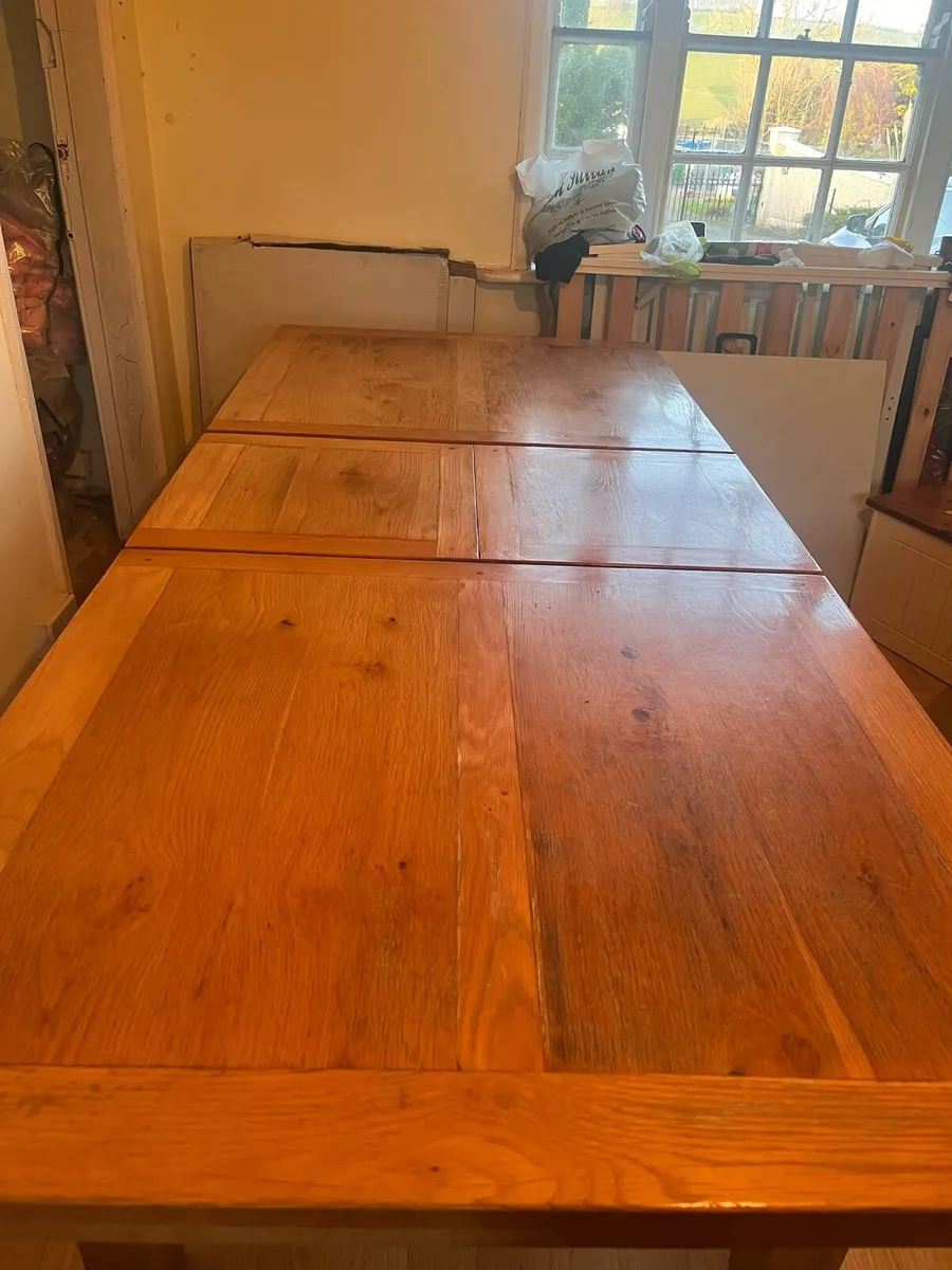 Solid wood extendable table and chairs - Image 4