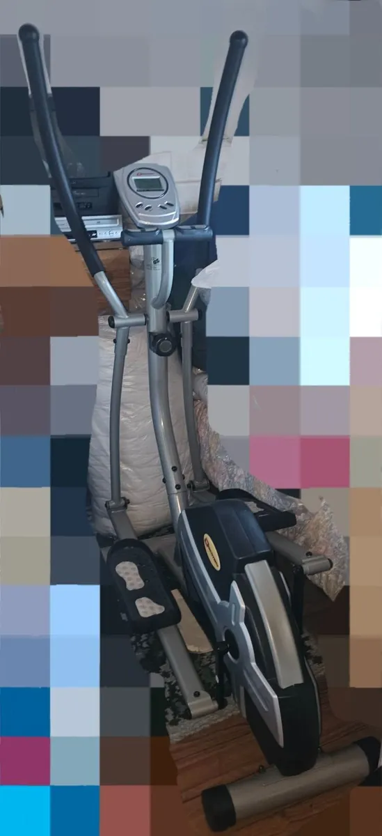 Cross trainer - Image 1