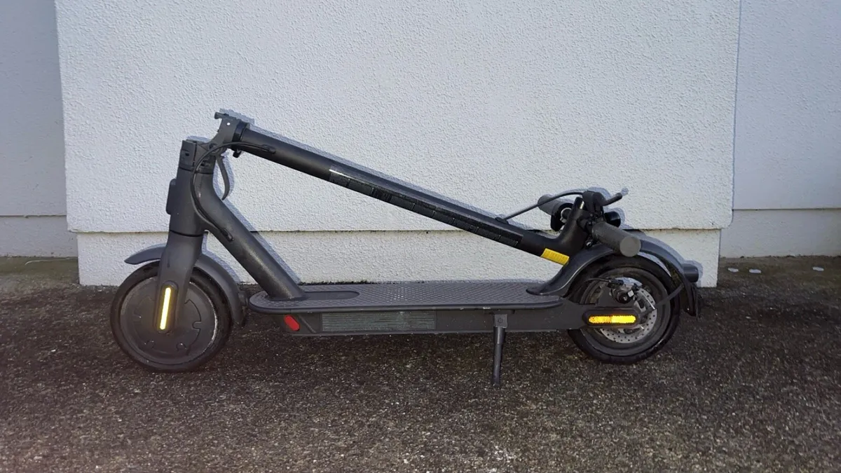 Xiaomi Mi Electric Scooter 1S - Image 3
