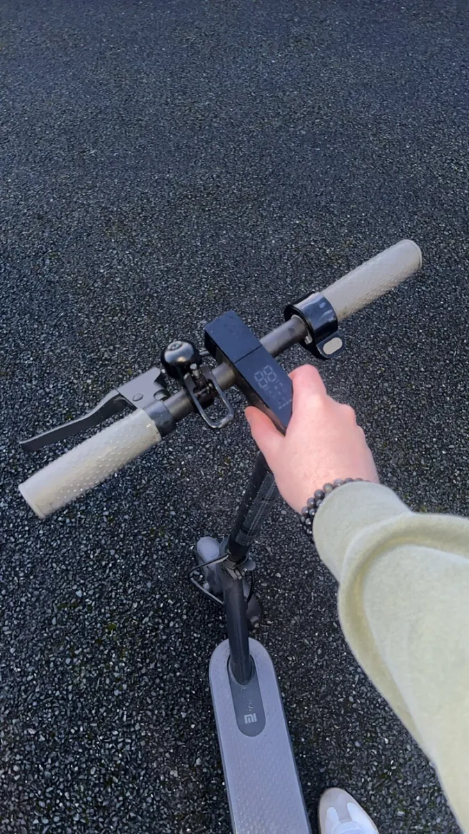 Xiaomi Mi Electric Scooter 1S - Image 4