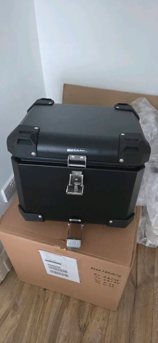 Bmw r1300 luggage - Image 1