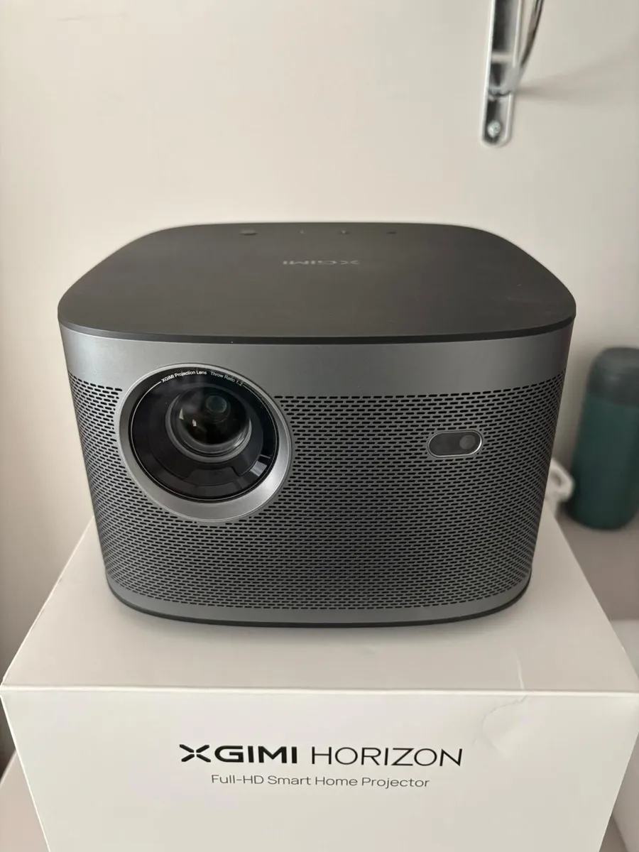 XGIMI Horizon 1080p Smart Projector - Image 1