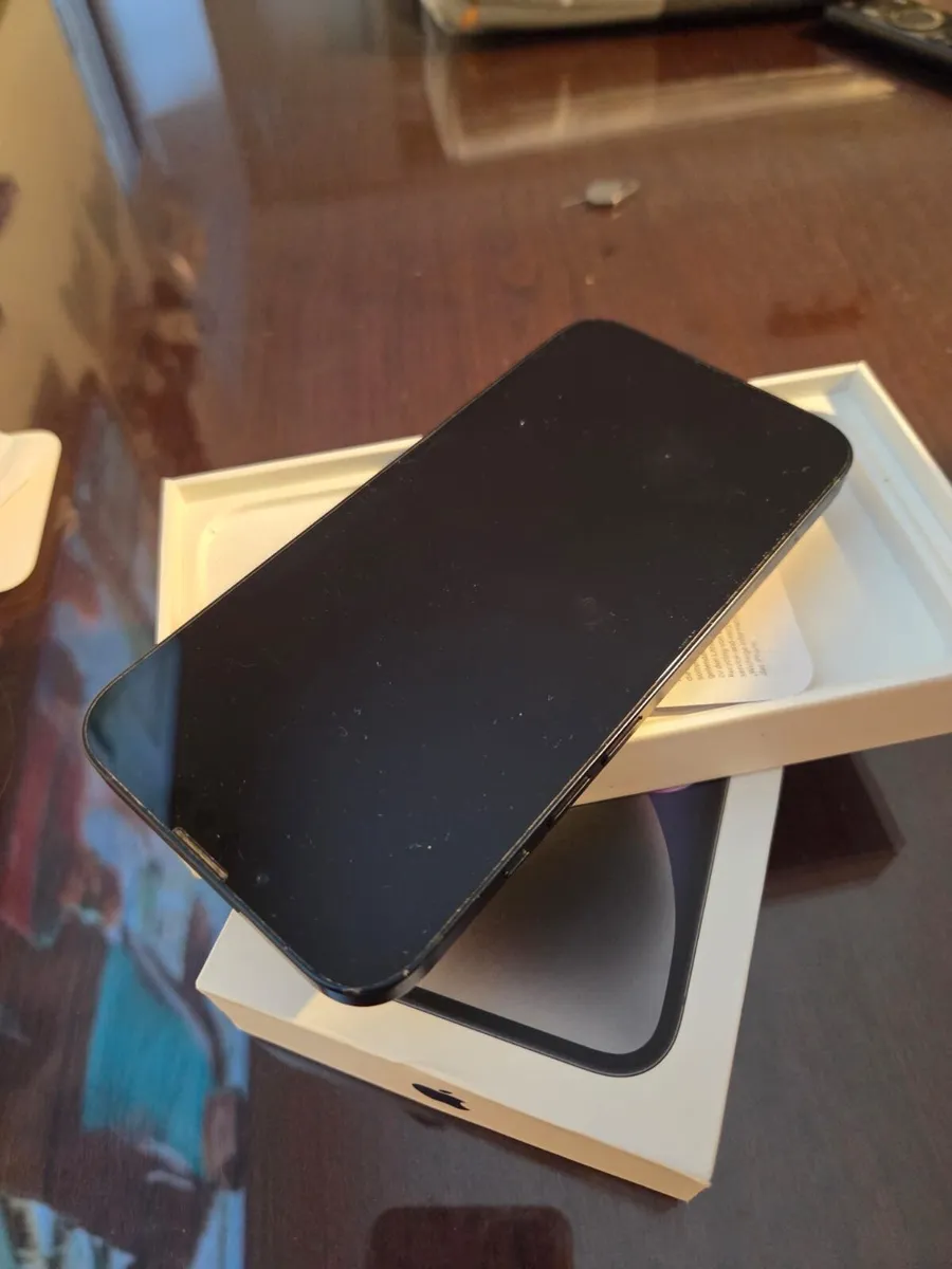 iPhone 14 - Image 3