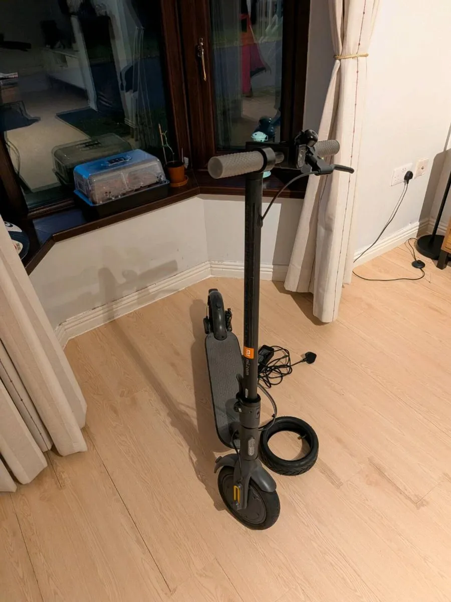 E Scooter - Image 1