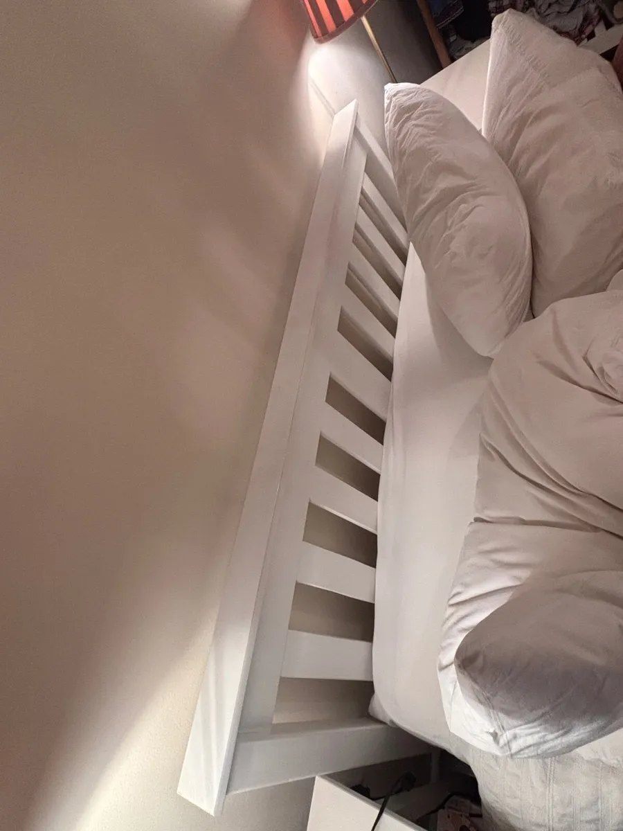 Timber frame double bed - shaker style - Image 3