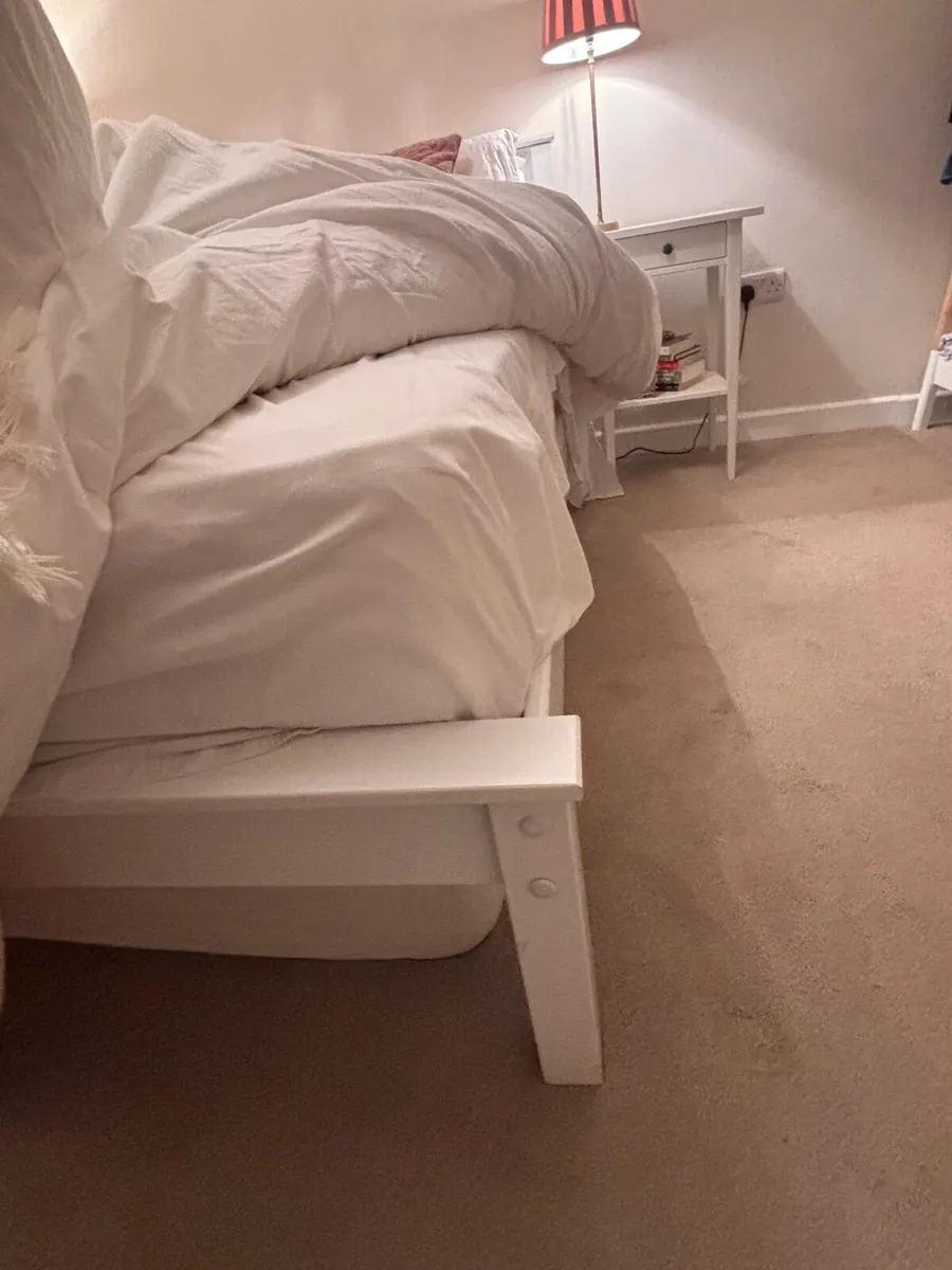 Timber frame double bed - shaker style - Image 2