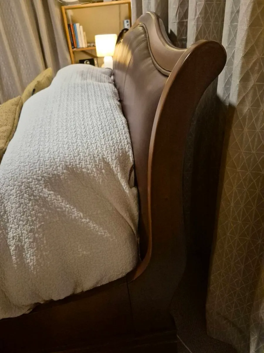 Kingsize Bed - Image 3