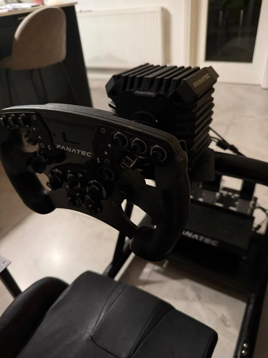FANATEC RACE SIM - Image 2