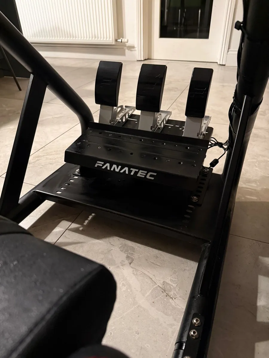 FANATEC RACE SIM - Image 4