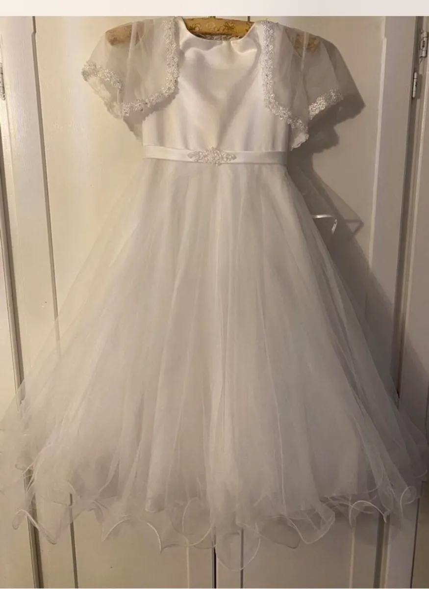 Communion dress  💗comes with veil and cardigan💗 - Image 1