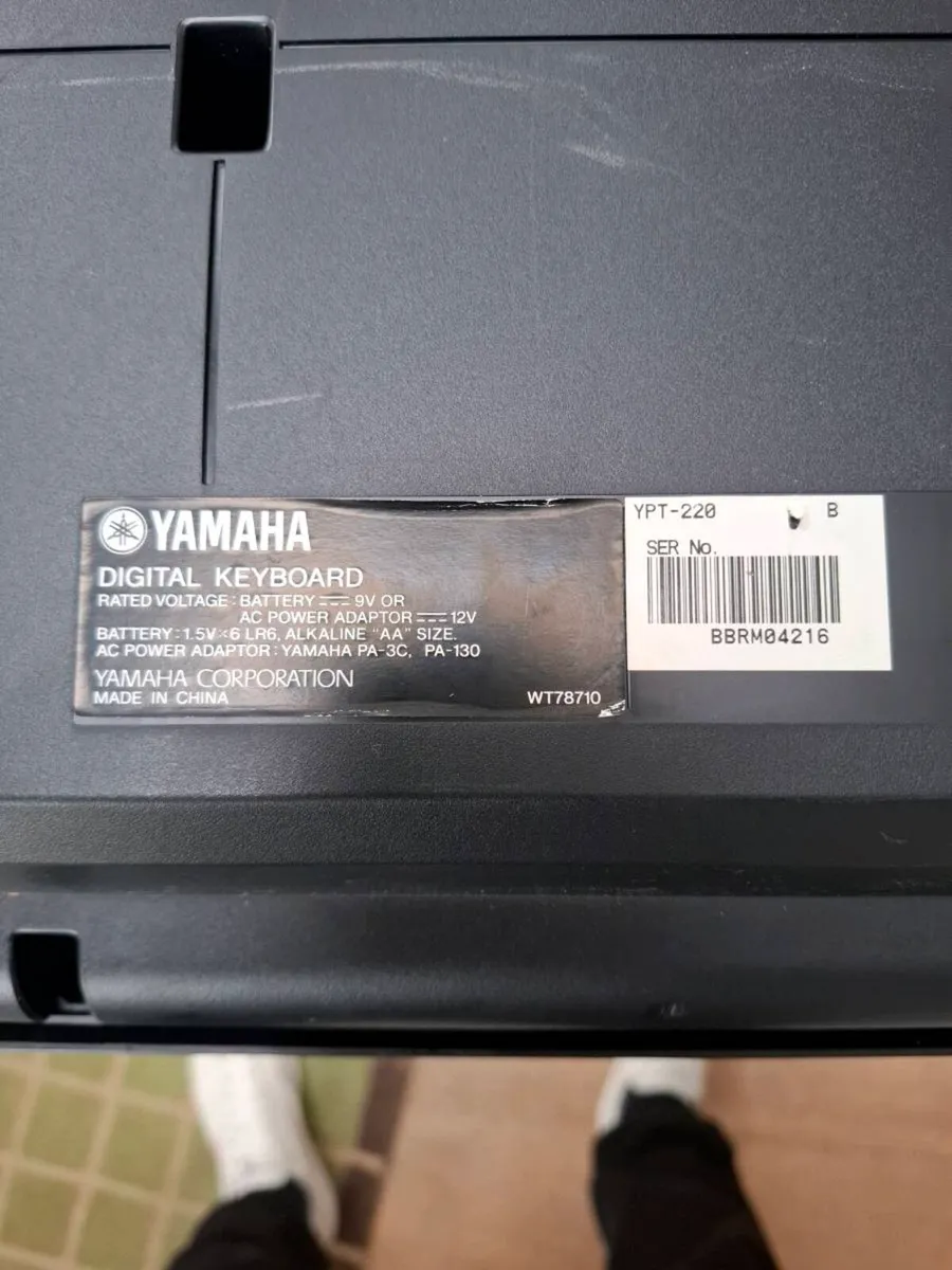 YAMAHA Digital Keyboard YPT 220 - Image 3