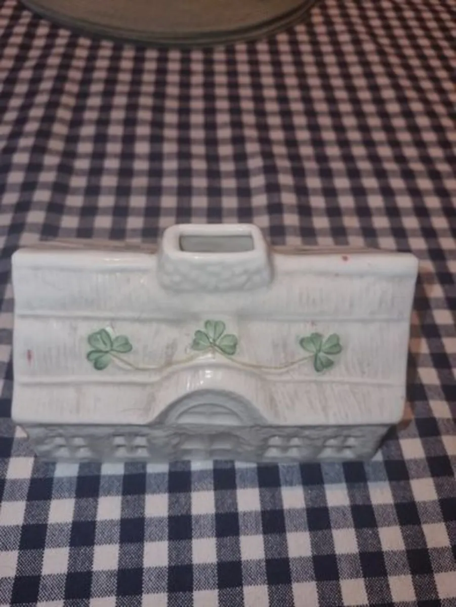 Belleek Irish Cottage - Image 3