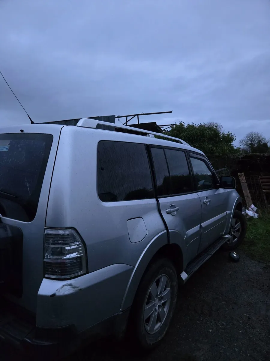 Mitsubishi pajero 3.2 - Image 1