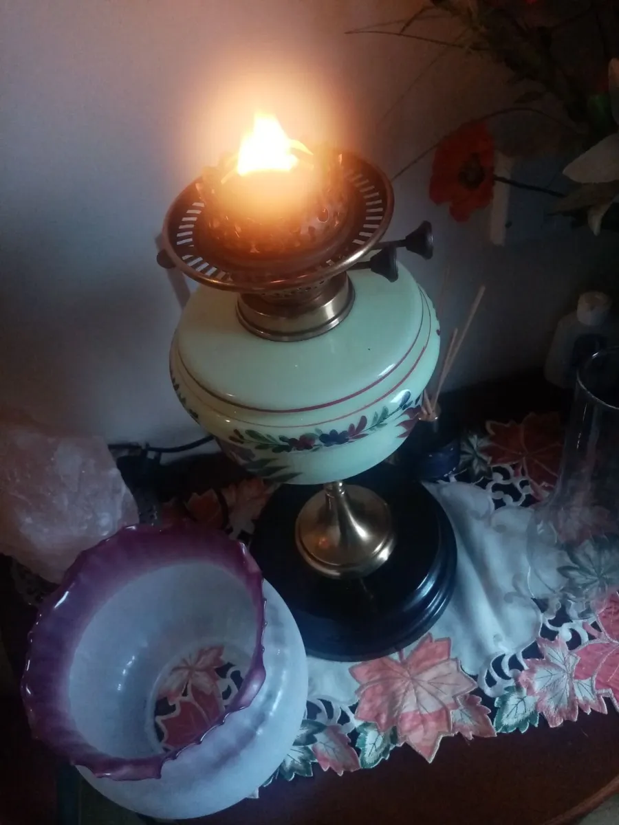 Victorian Oil Lamp - Image 3